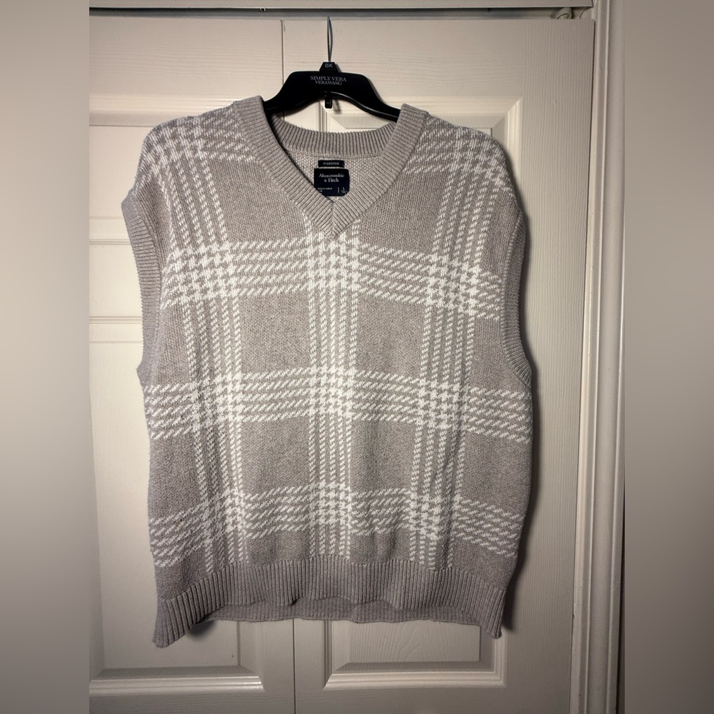Abercrombie & Fitch V-neck sweater vest